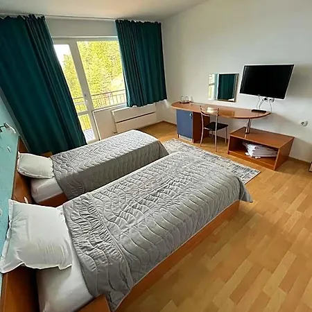панорама Hotel Dospat