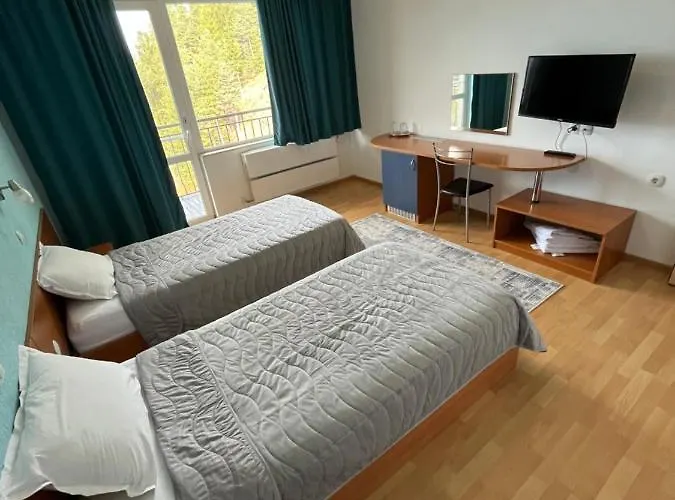 Хотел Панорама Доспат 2*